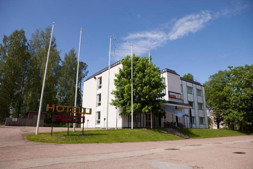 Hotelli Pesti Parkano Exteriör bild